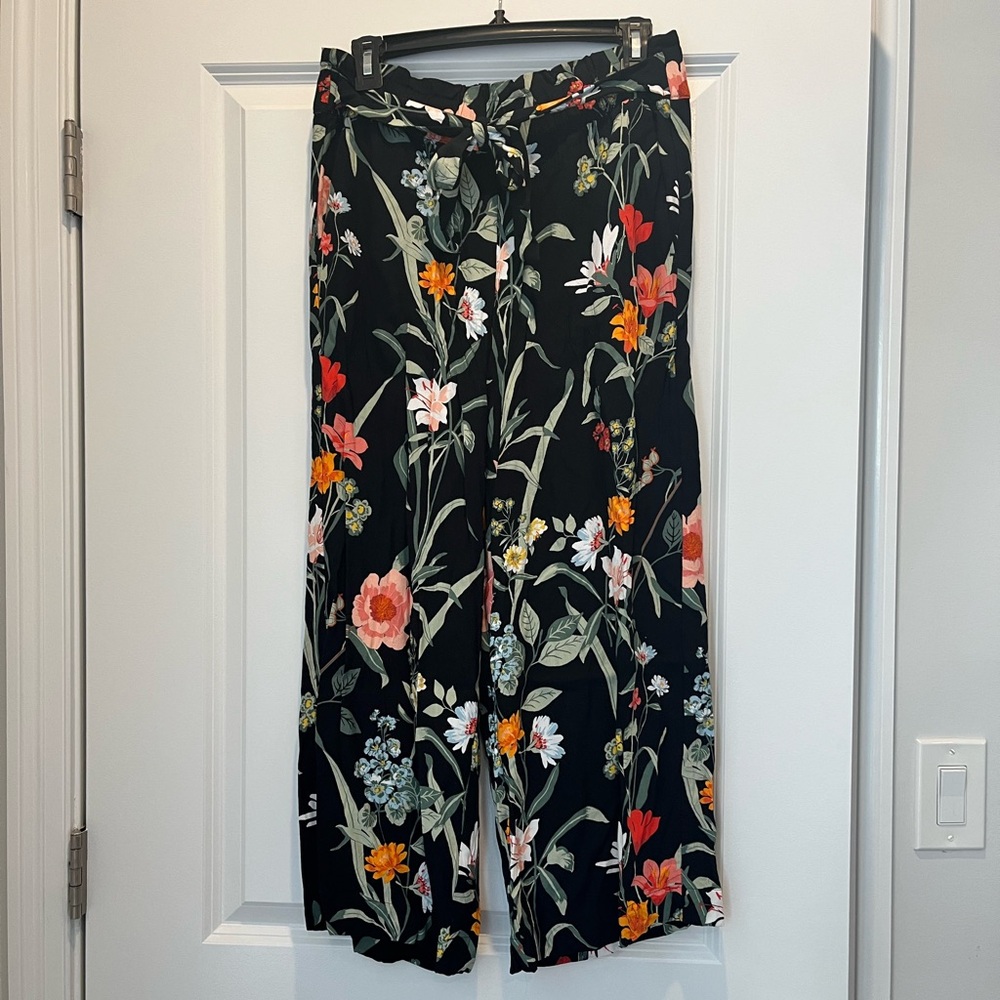 Floral Print Wide-Leg Pants